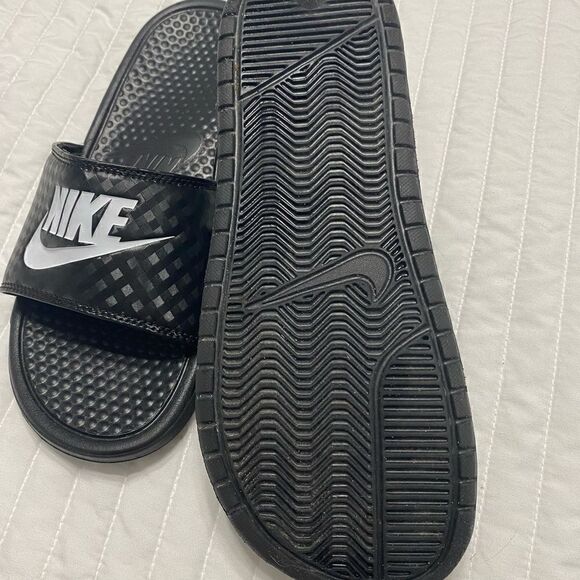 Nike Benassi Slip On Sandals Women Size 11 - Picture 4 of 5